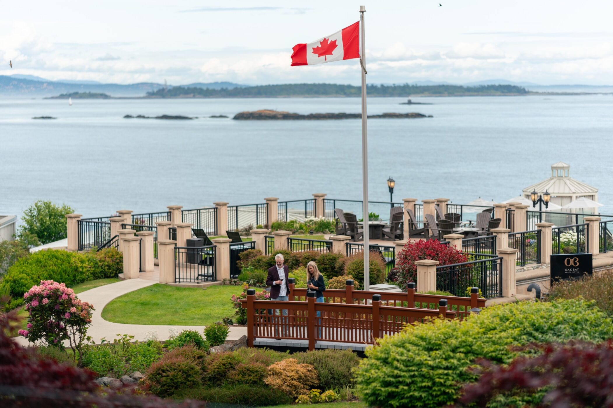 Coastal setting of Oak Bay Beach Hotel on Vancouver Island